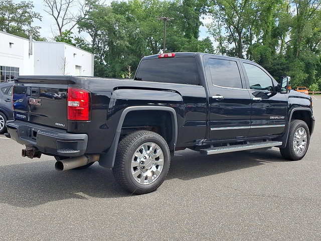 Used 2017 GMC Sierra 2500 Denali w/ Duramax Plus Package AWD/4WD image 6