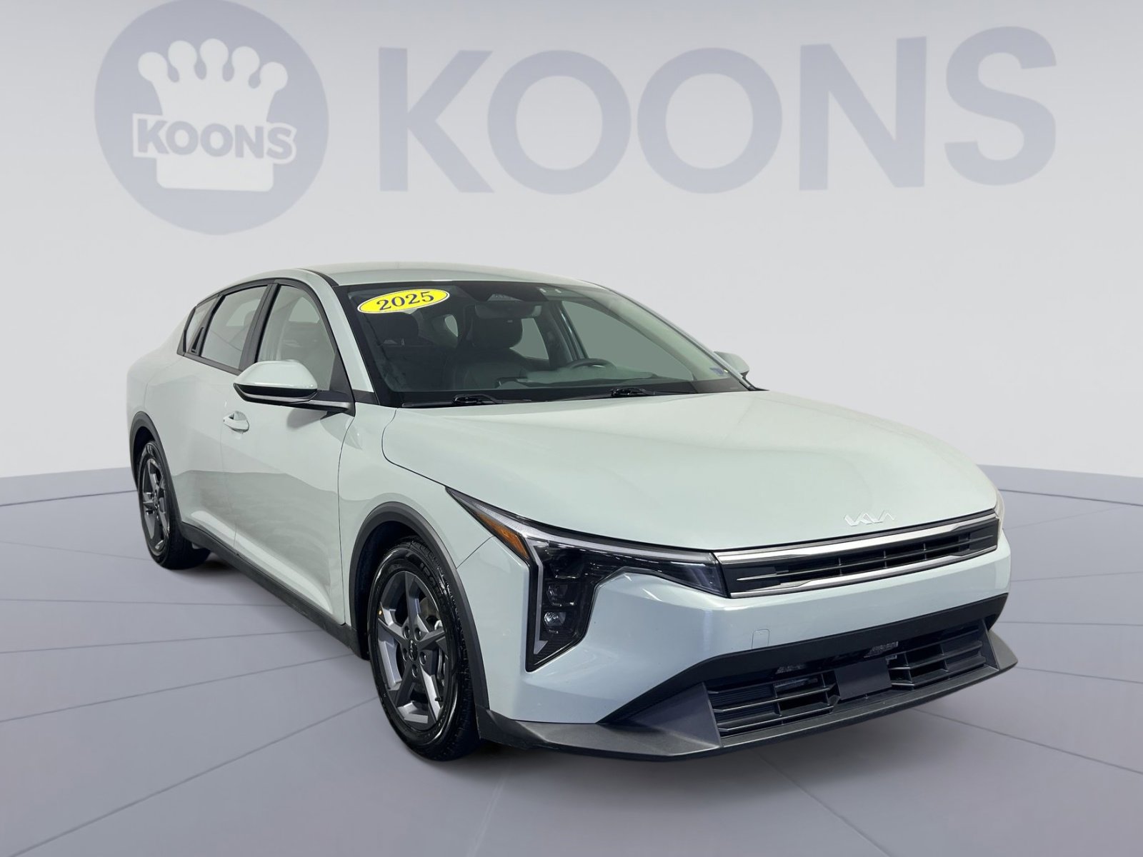 Used 2025 Kia K4 FWD image 2