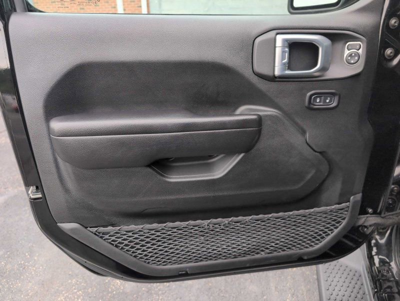 Used 2021 Jeep Wrangler Unlimited Sport AWD/4WD image 17