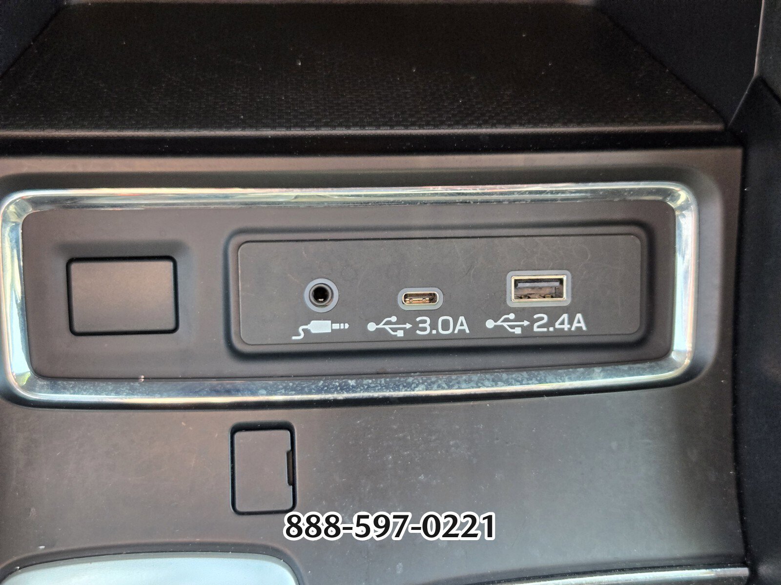 Used 2024 Subaru Ascent Premium w/ Convenience Package image 26