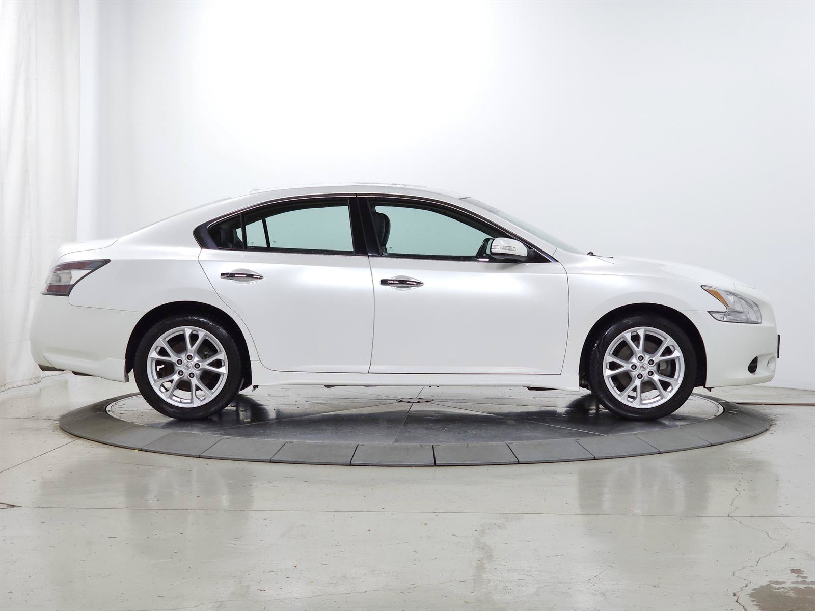 Used 2014 Nissan Maxima 3.5 SV w/ SV Value Package FWD image 10