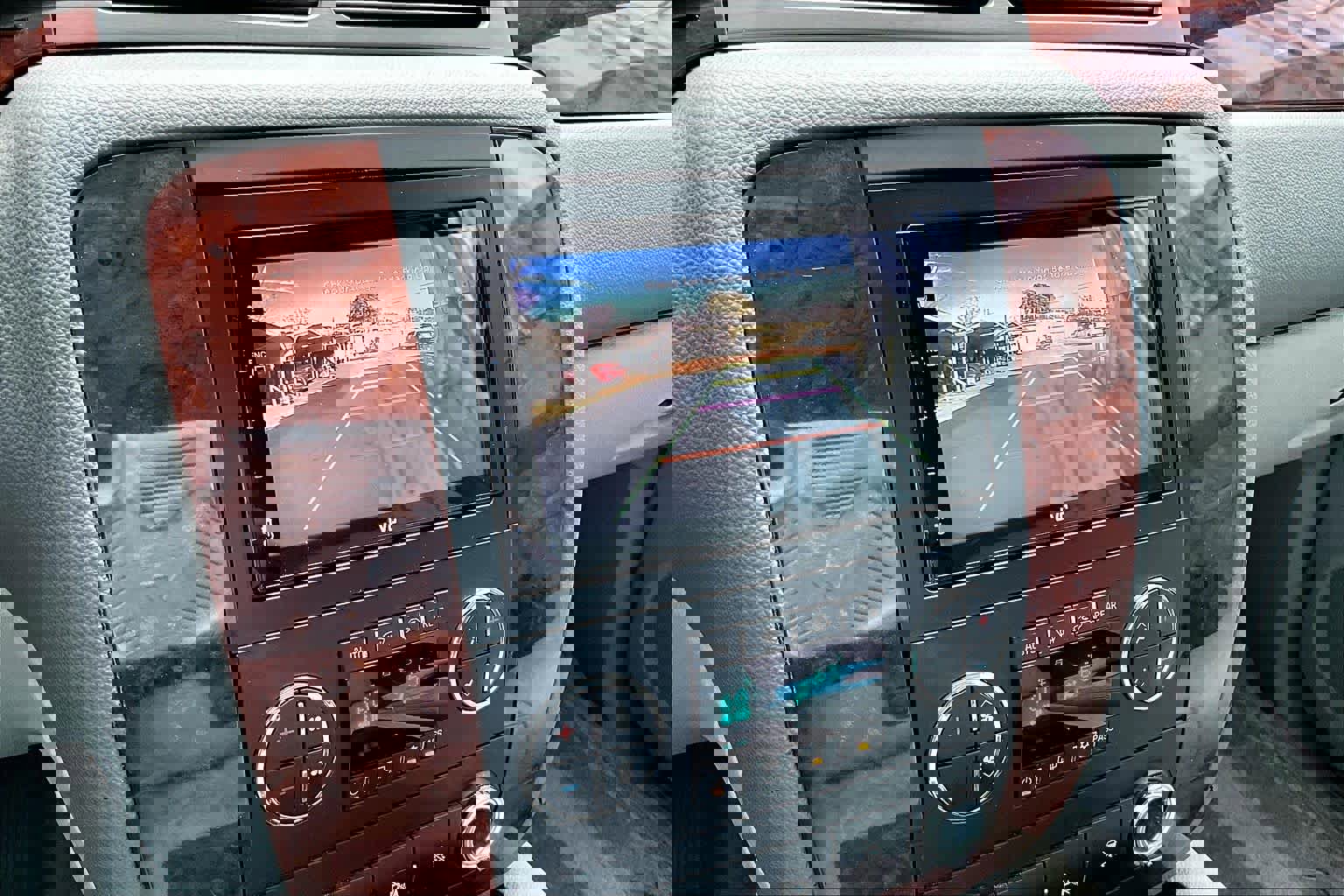 Used 2010 Chevrolet Suburban LT image 28