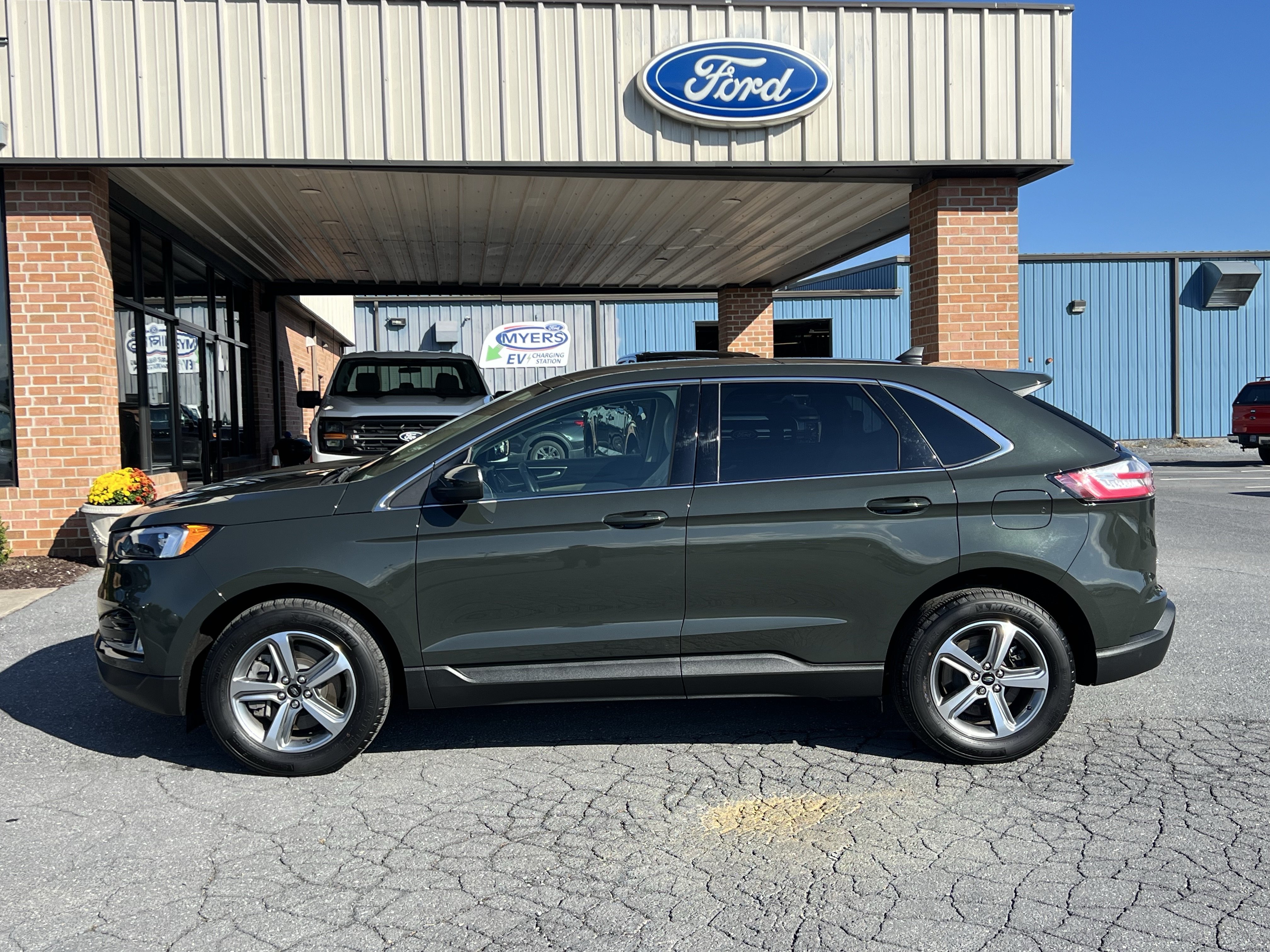 Used 2024 Ford Edge SEL w/ Convenience Package