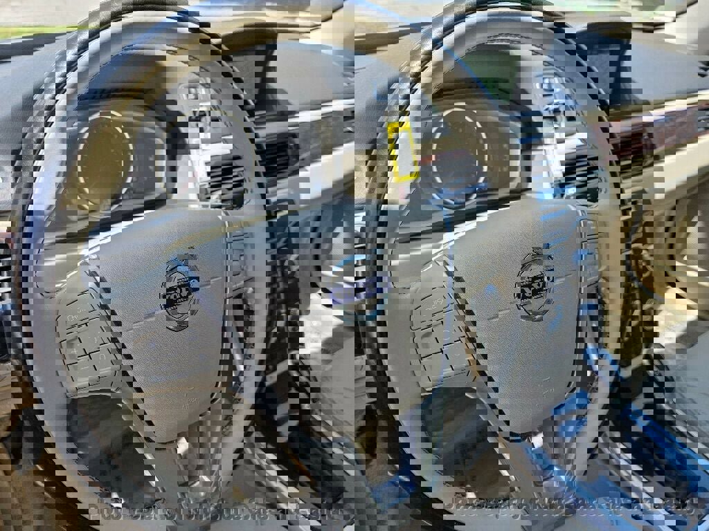 Used 2015 Volvo XC70 T5 Premier w/ Proximity Package FWD image 63