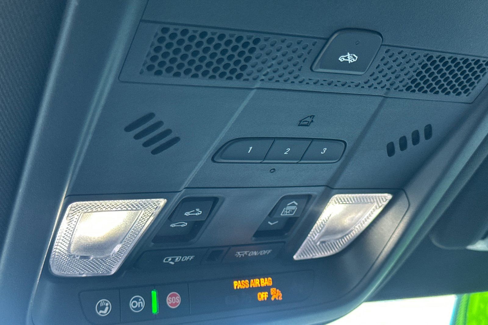 Used 2025 Cadillac XT6 Premium Luxury w/ Technology Package image 25