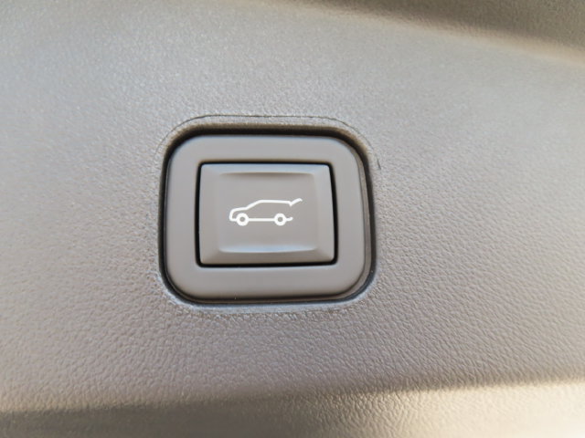 Certified 2024 Cadillac Lyriq Luxury AWD/4WD image 39