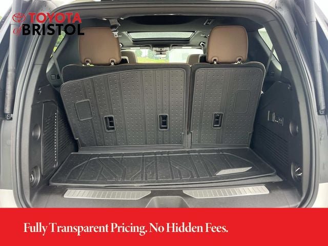Used 2024 Chevrolet Tahoe High Country AWD/4WD image 21