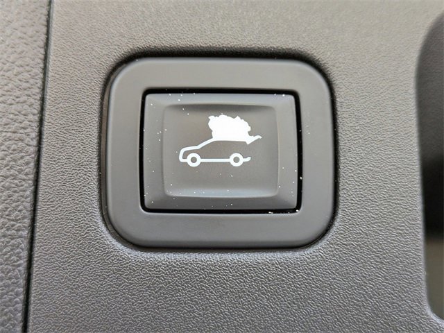 Used 2018 Cadillac XT5 Luxury w/ Driver Awareness Package image 13