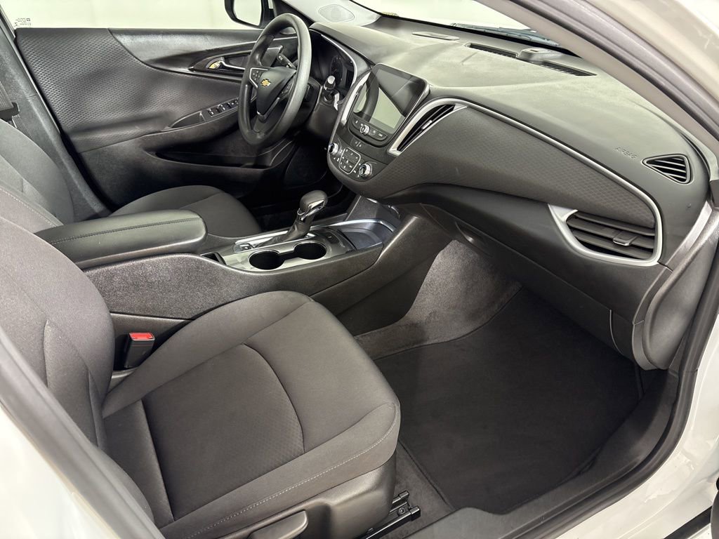 Used 2023 Chevrolet Malibu LT FWD image 17