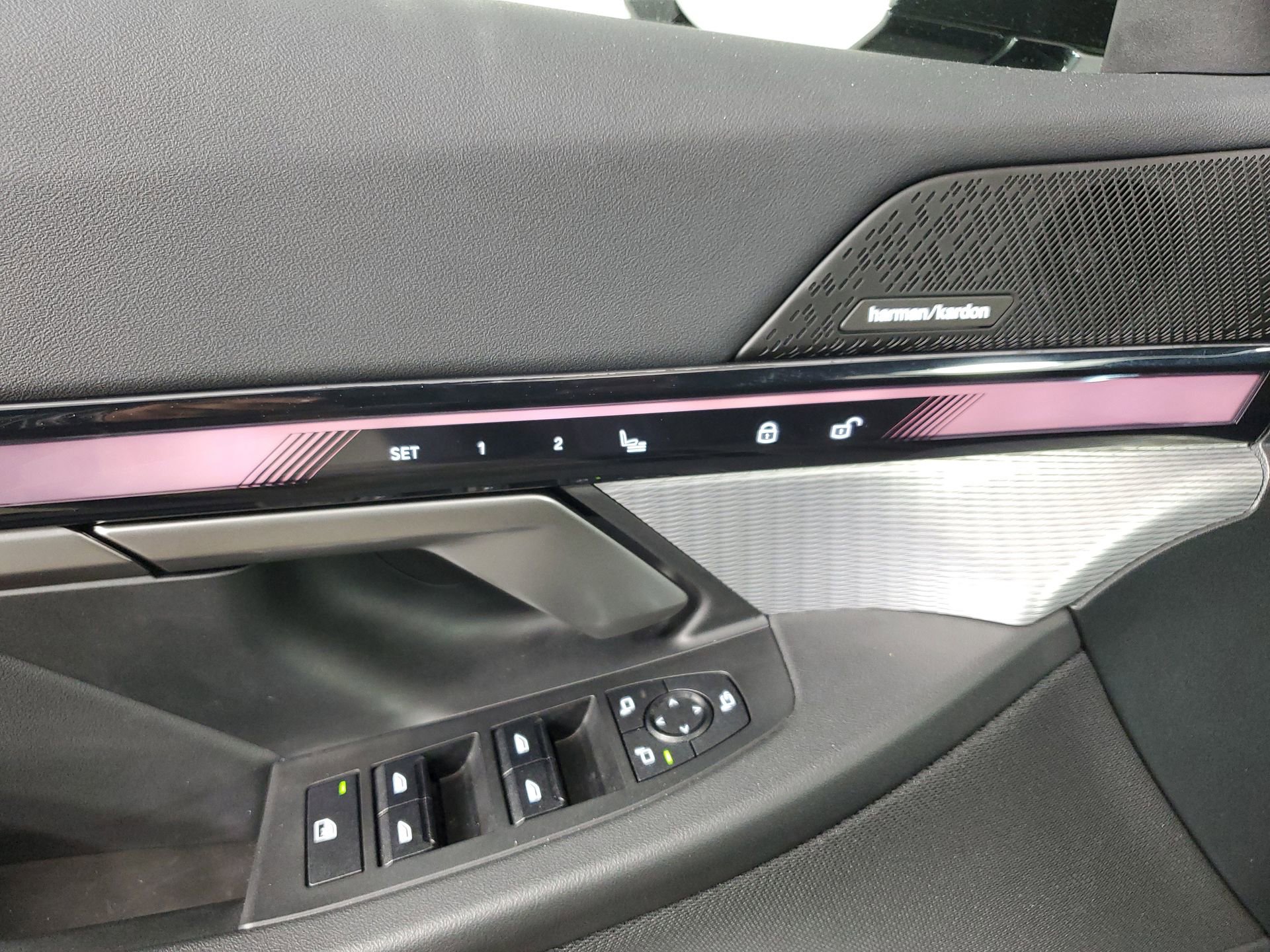 Used 2024 BMW 540i xDrive image 31