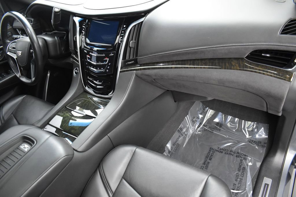 Used 2019 Cadillac Escalade ESV Platinum AWD/4WD image 40
