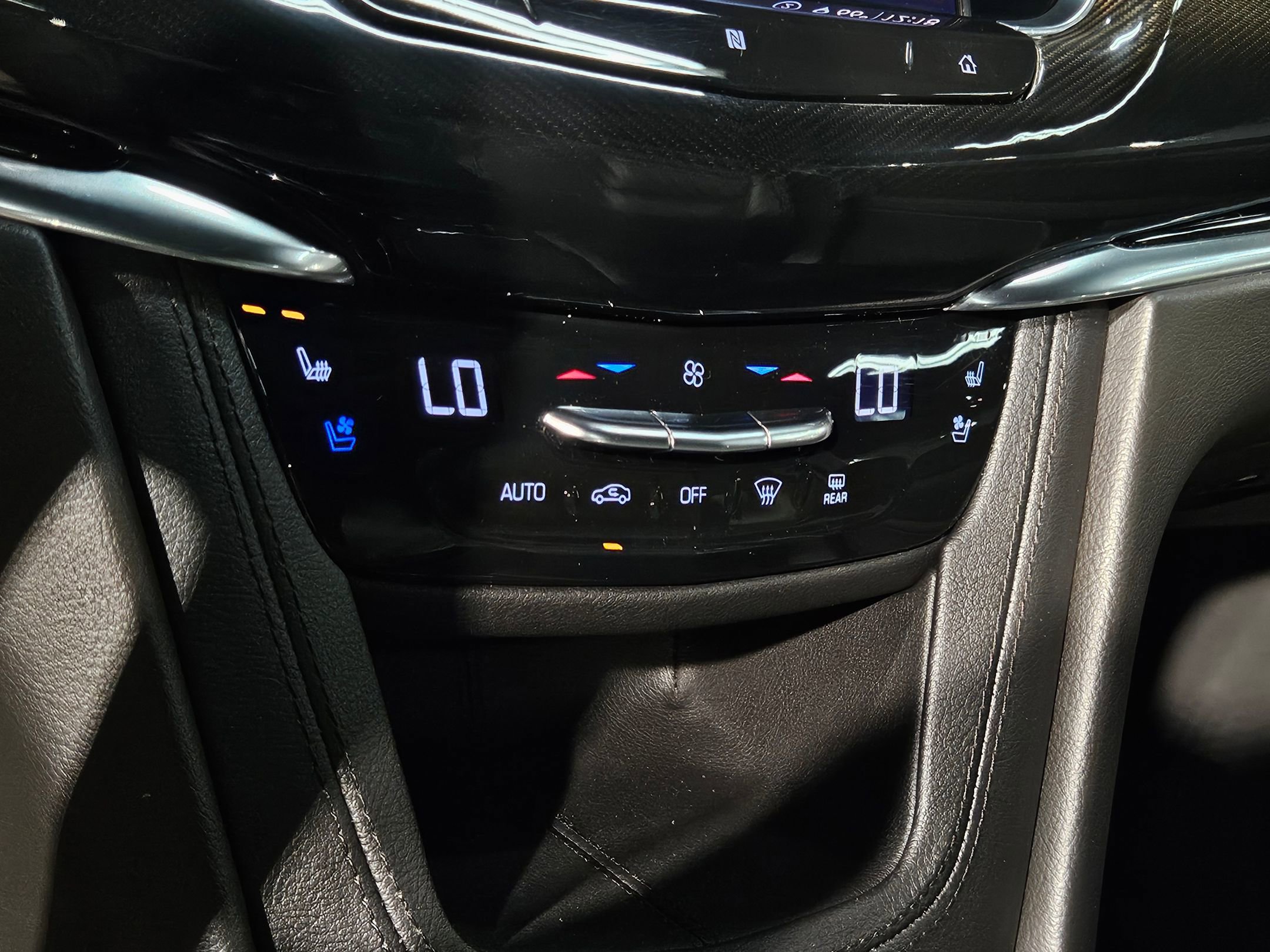 Used 2020 Cadillac XT6 Sport w/ Platinum Package image 34