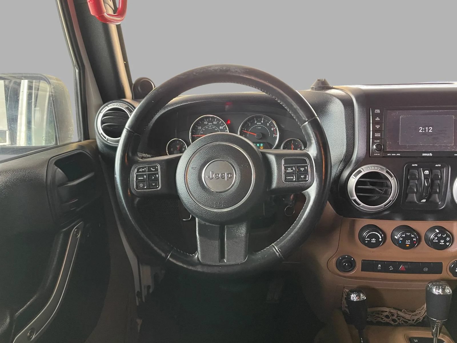 Used 2011 Jeep Wrangler Unlimited Sahara w/ Connectivity Group AWD/4WD image 33