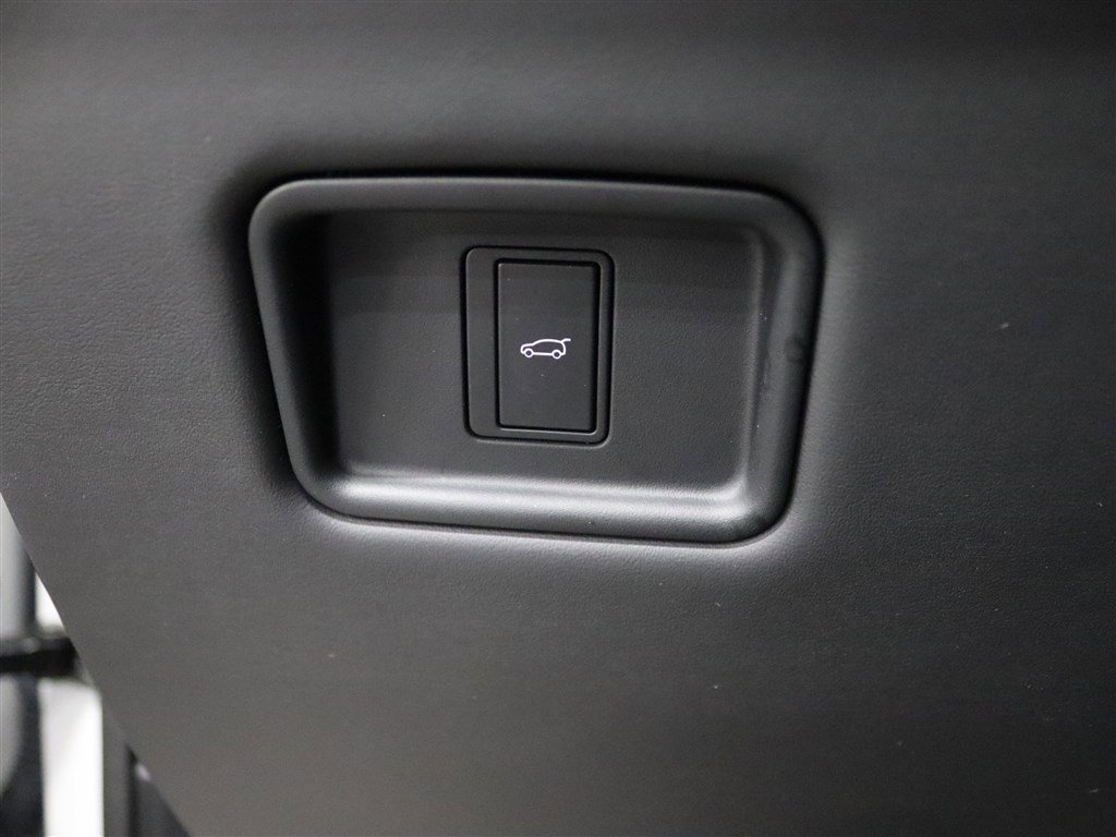 Used 2024 Land Rover Range Rover Sport SE image 35