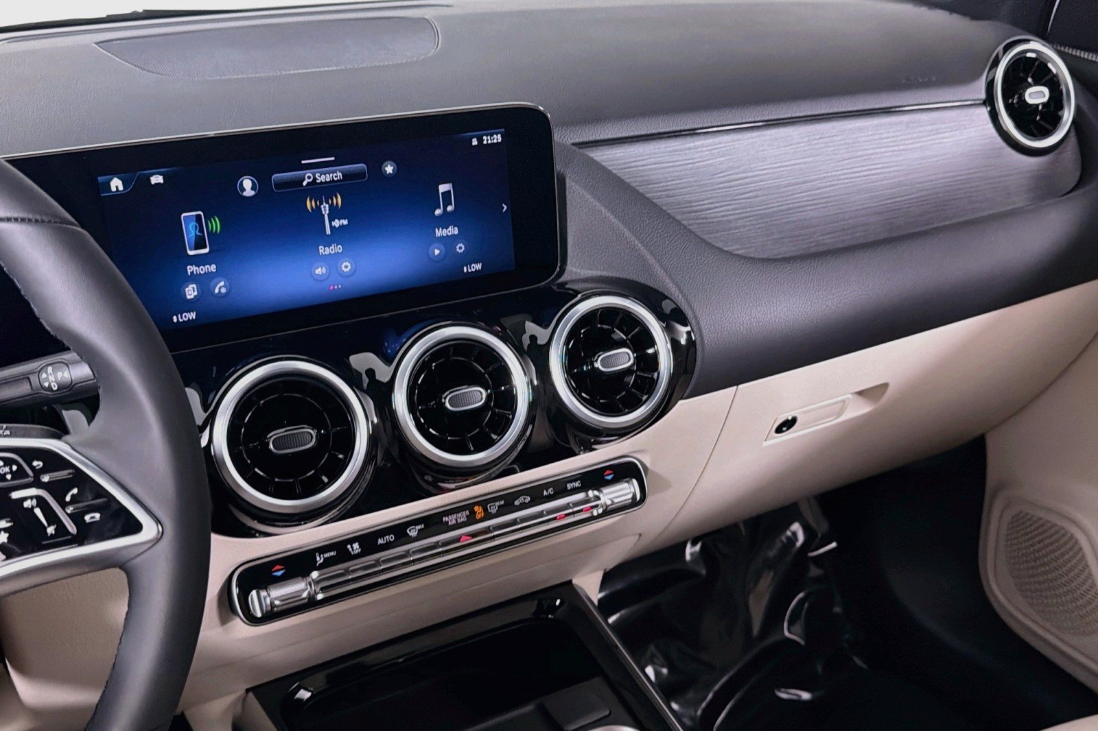 New 2026 Mercedes-Benz GLA 250 image 19