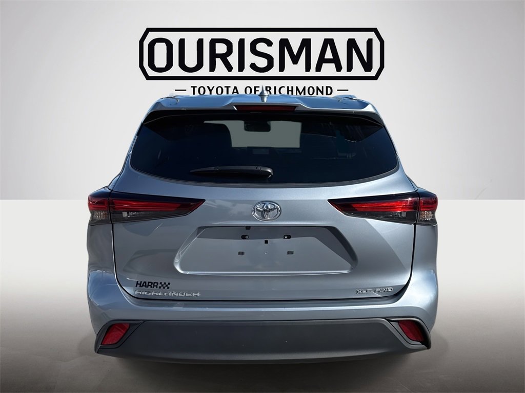 Certified 2024 Toyota Highlander XLE image 6