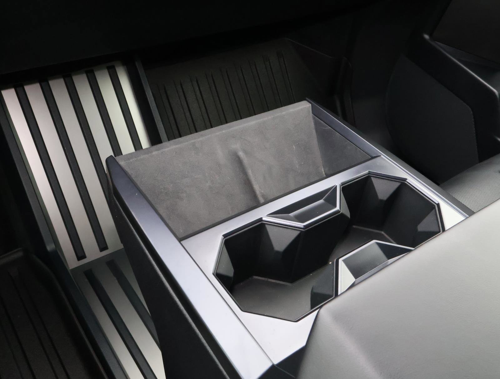 Used 2024 Tesla Cybertruck AWD Crew Cab image 22