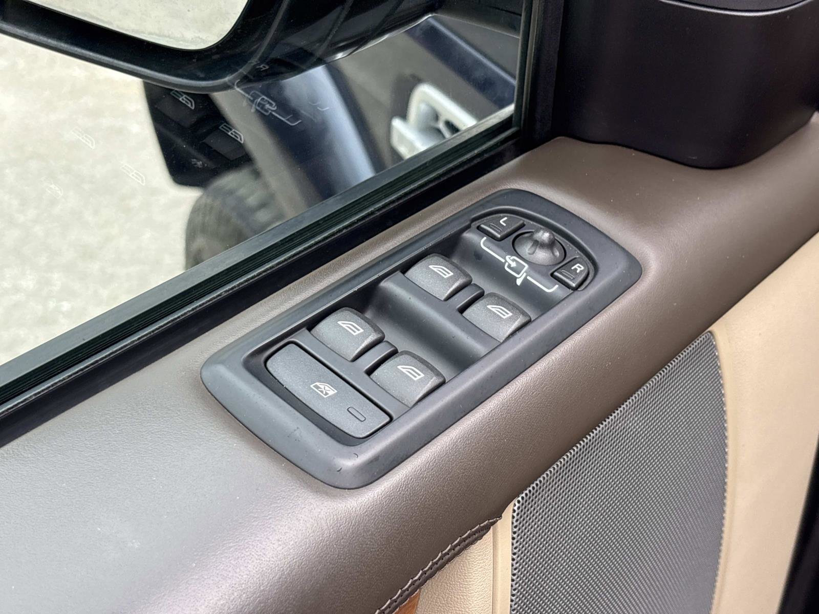 Used 2016 Land Rover LR4 HSE LUX image 14