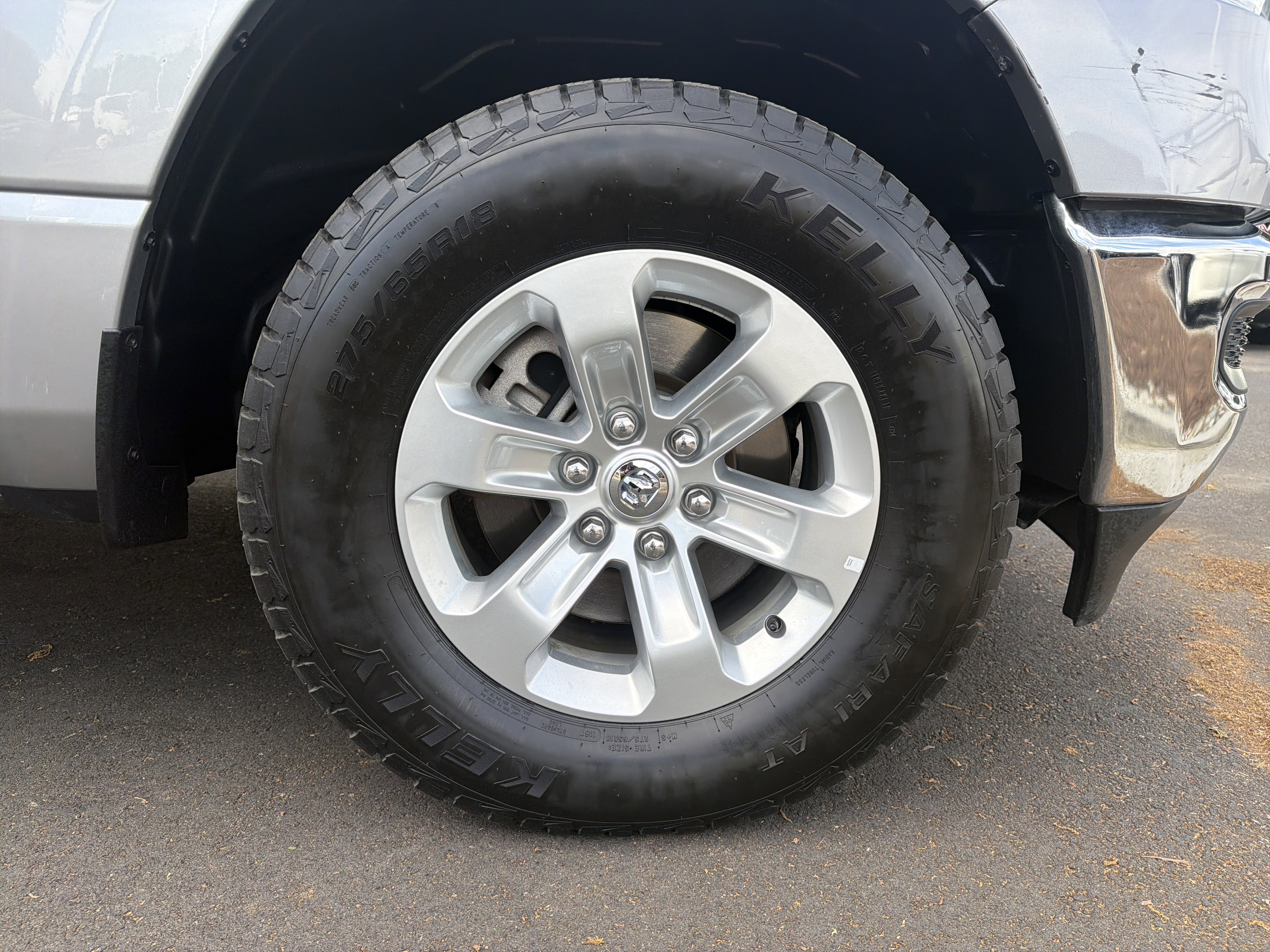 Used 2024 RAM 1500 Laramie image 13