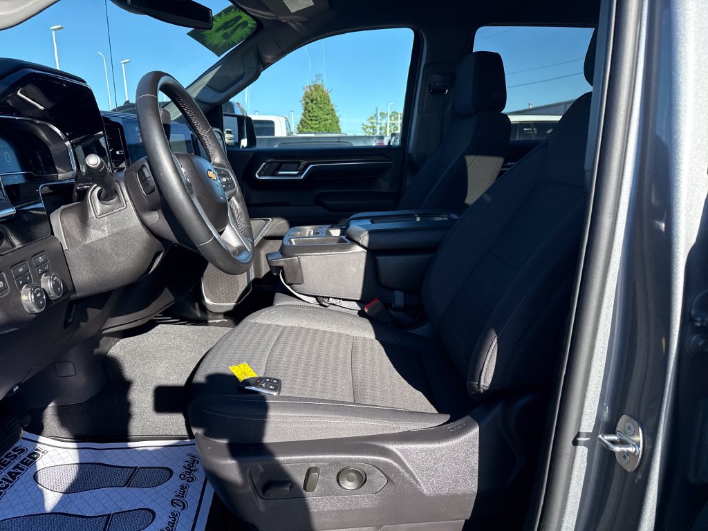 Used 2024 Chevrolet Silverado 1500 LT AWD/4WD image 21