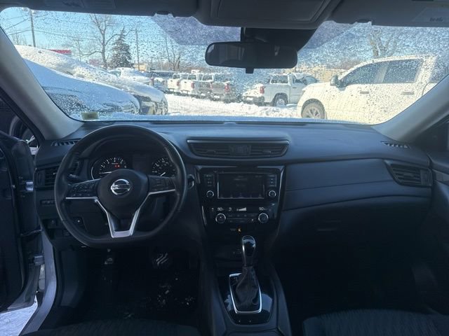 Used 2020 Nissan Rogue SV image 19