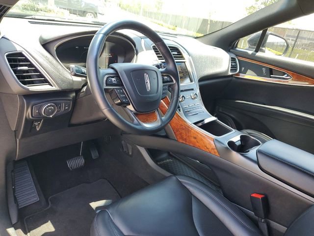 Used 2019 Lincoln Nautilus Select image 11