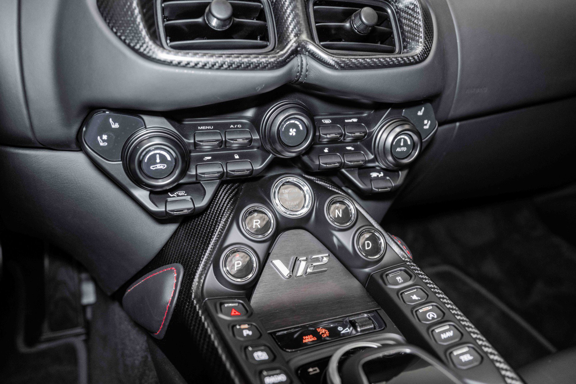 Used 2023 Aston Martin V12 Vantage Roadster image 23