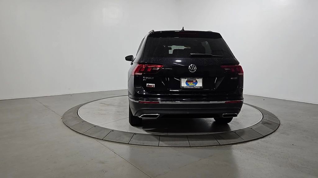 Used 2020 Volkswagen Tiguan SE w/ Panoramic Sunroof Package AWD/4WD image 4