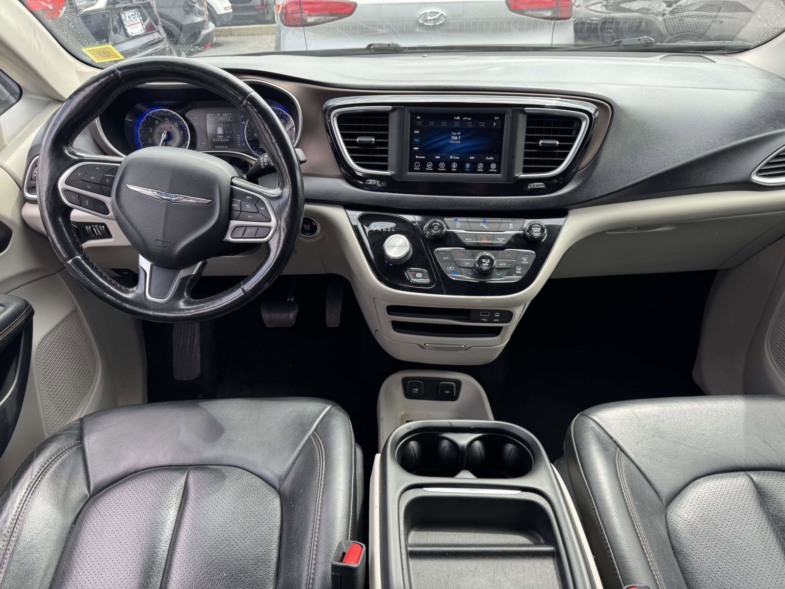 Used 2019 Chrysler Pacifica Touring-L FWD image 10