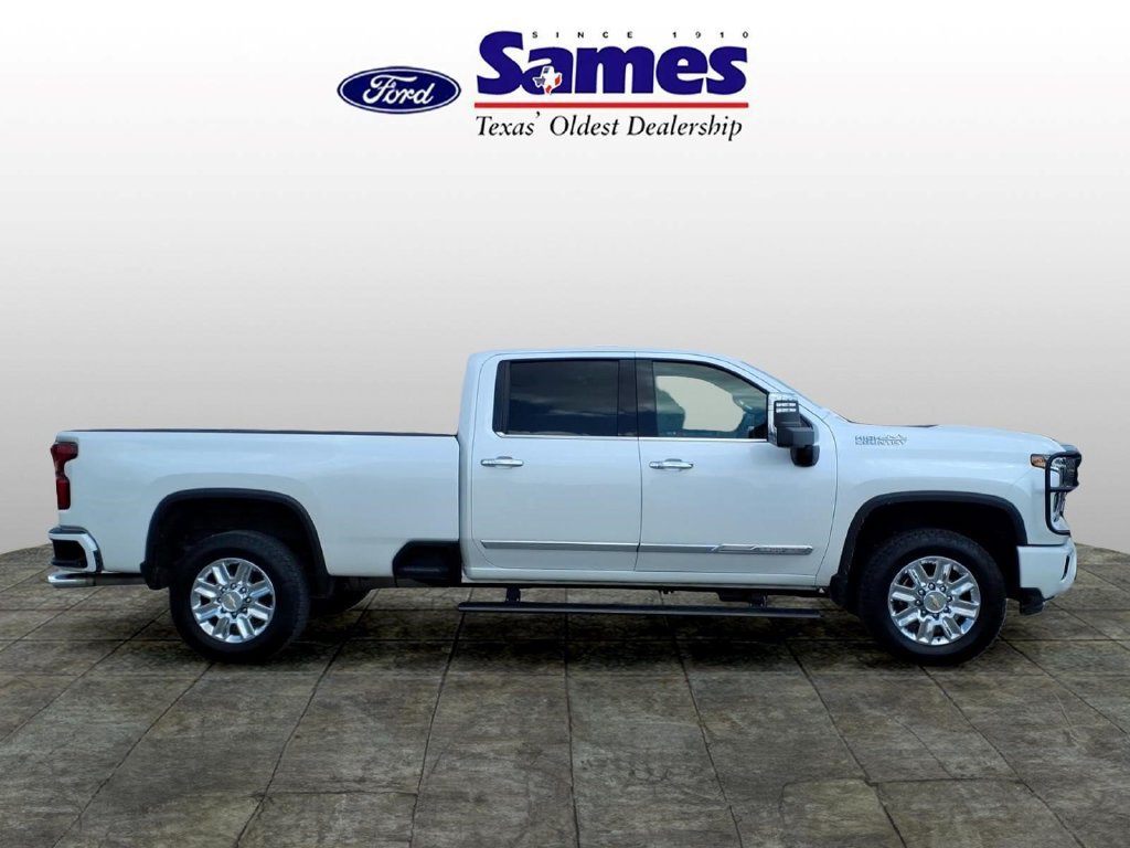 Used 2024 Chevrolet Silverado 3500 High Country w/ High Country Premium Package AWD/4WD image 3