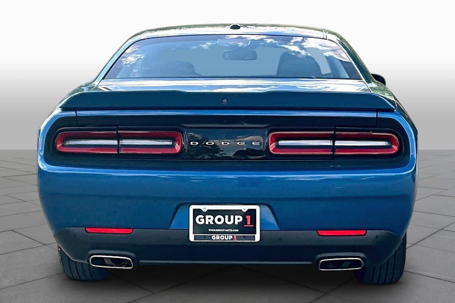 Used 2020 Dodge Challenger SXT w/ Driver Convenience Group RWD image 5