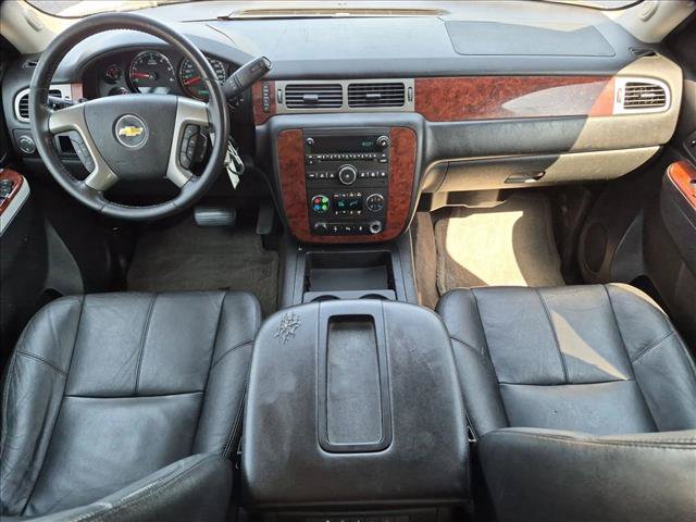 Used 2013 Chevrolet Suburban LT RWD image 12