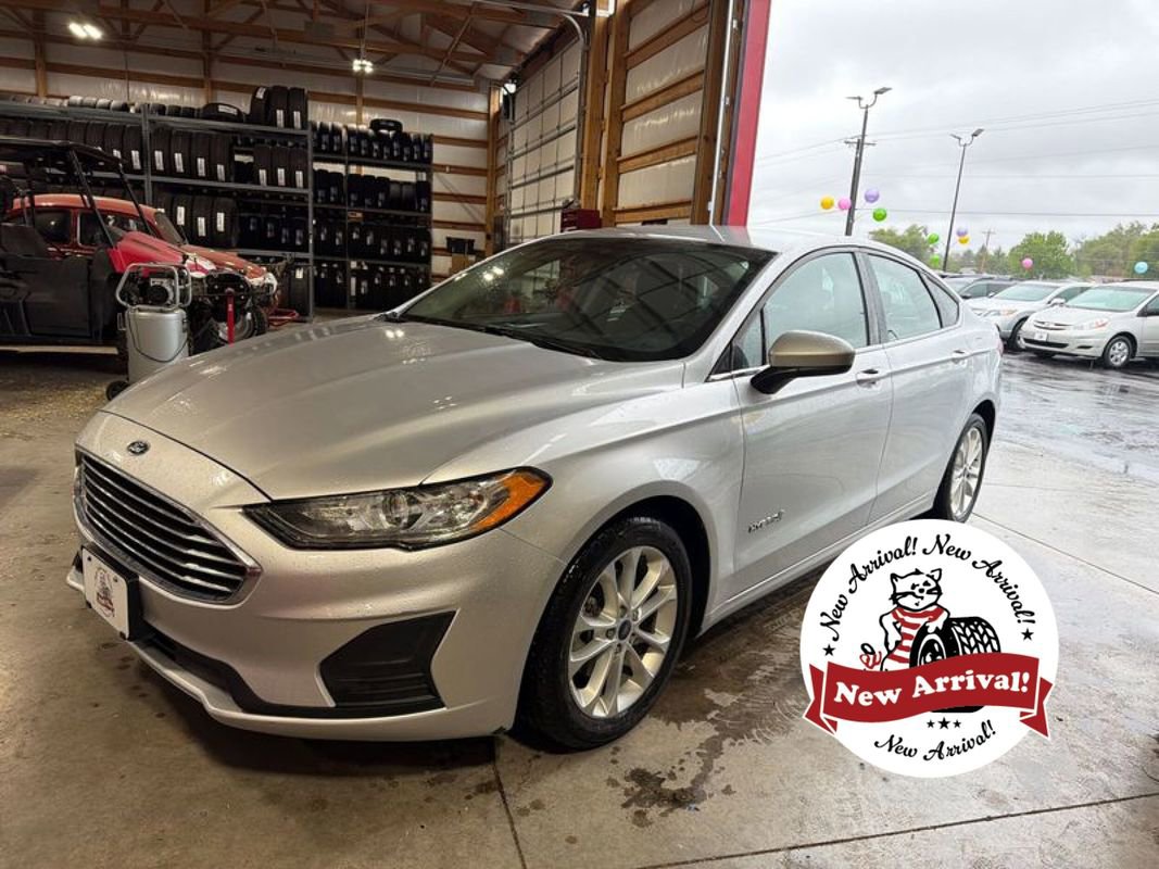 Used 2019 Ford Fusion SE FWD image 1