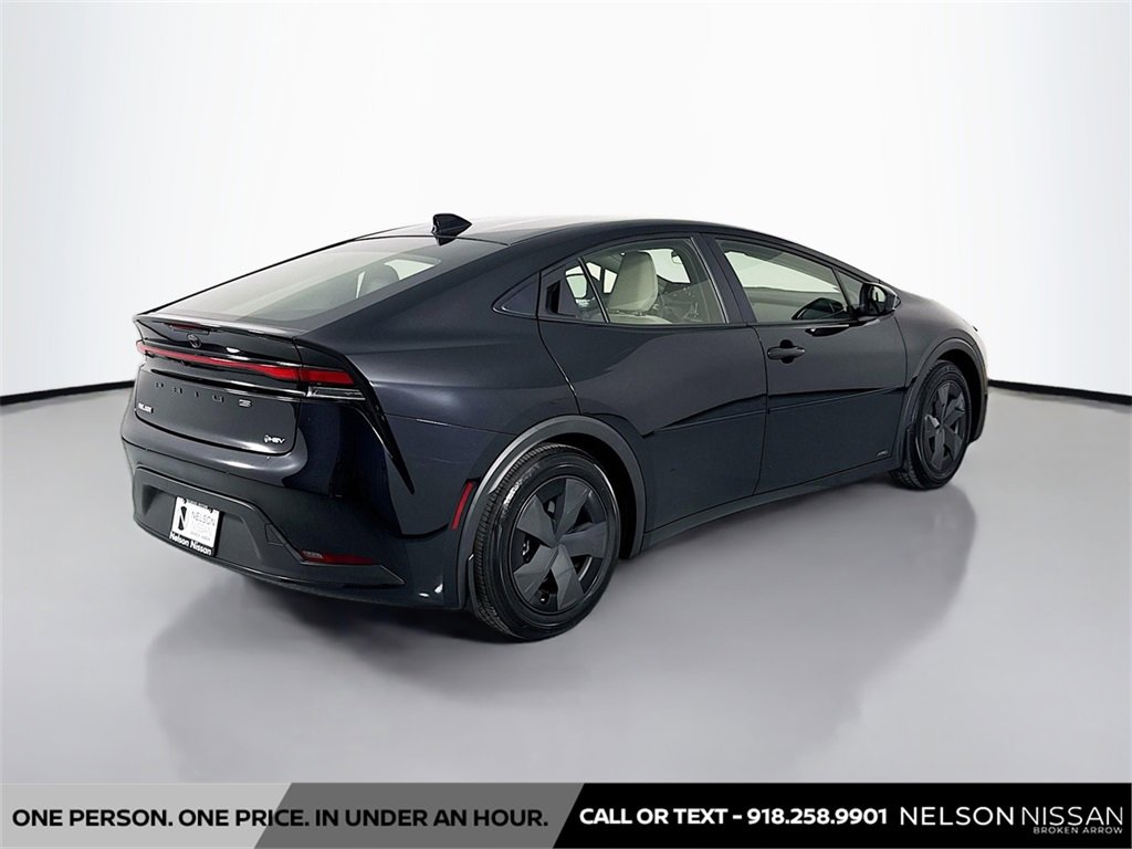 Used 2024 Toyota Prius LE image 5