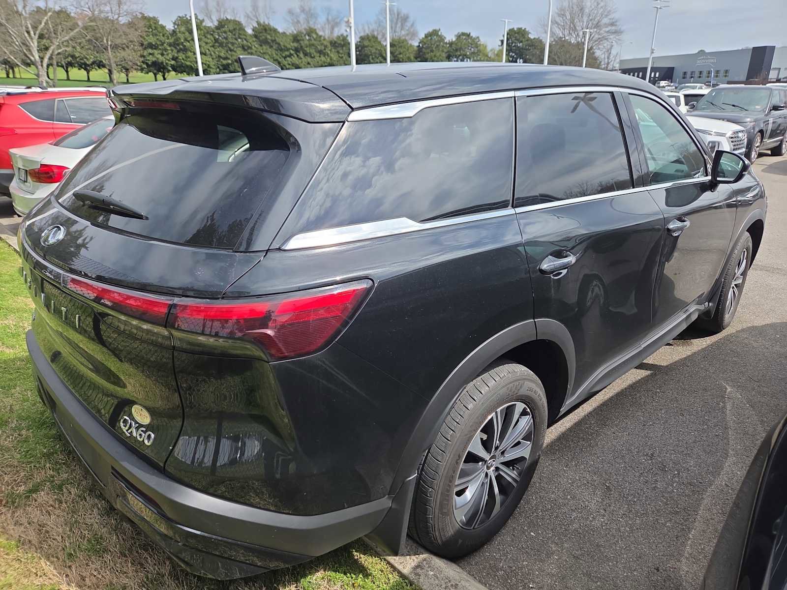 Used 2024 INFINITI QX60 Pure image 4