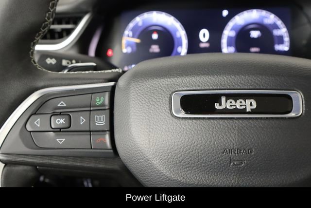 Used 2024 Jeep Grand Cherokee Altitude RWD image 8