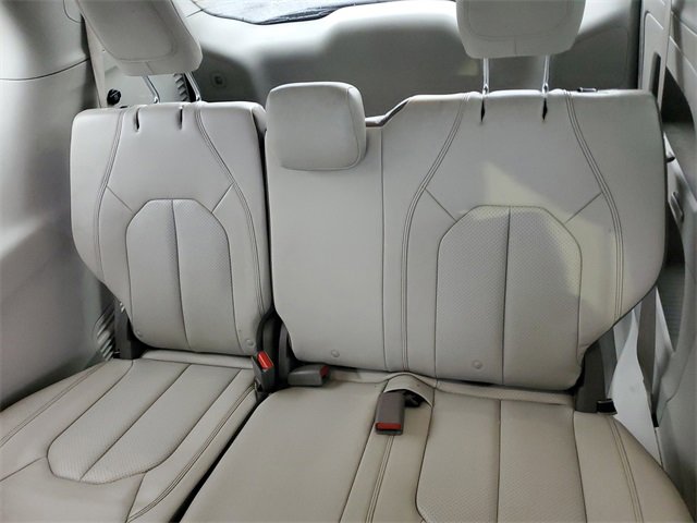 Used 2019 Chrysler Pacifica Touring-L w/ Advanced Safetytec Group image 10