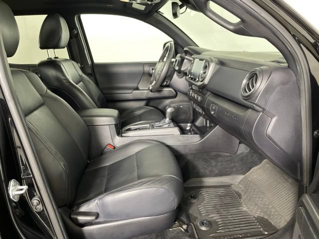 Used 2021 Toyota Tacoma TRD Off-Road w/ TRD Premium Off Road Package AWD/4WD image 23