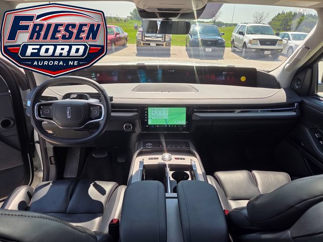 Used 2025 Lincoln Navigator L Reserve AWD/4WD image 23