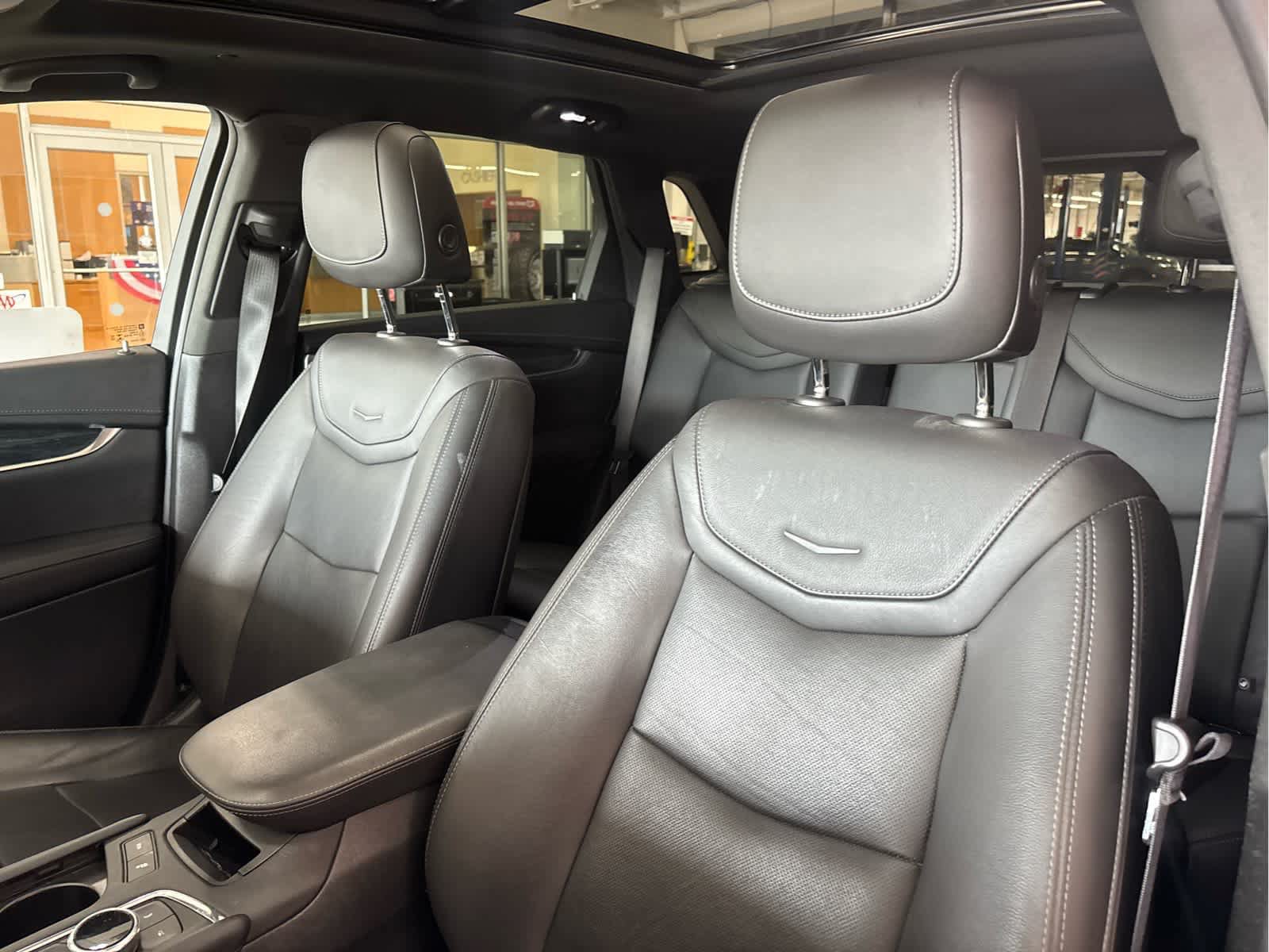 Used 2020 Cadillac XT5 Premium Luxury AWD/4WD image 39