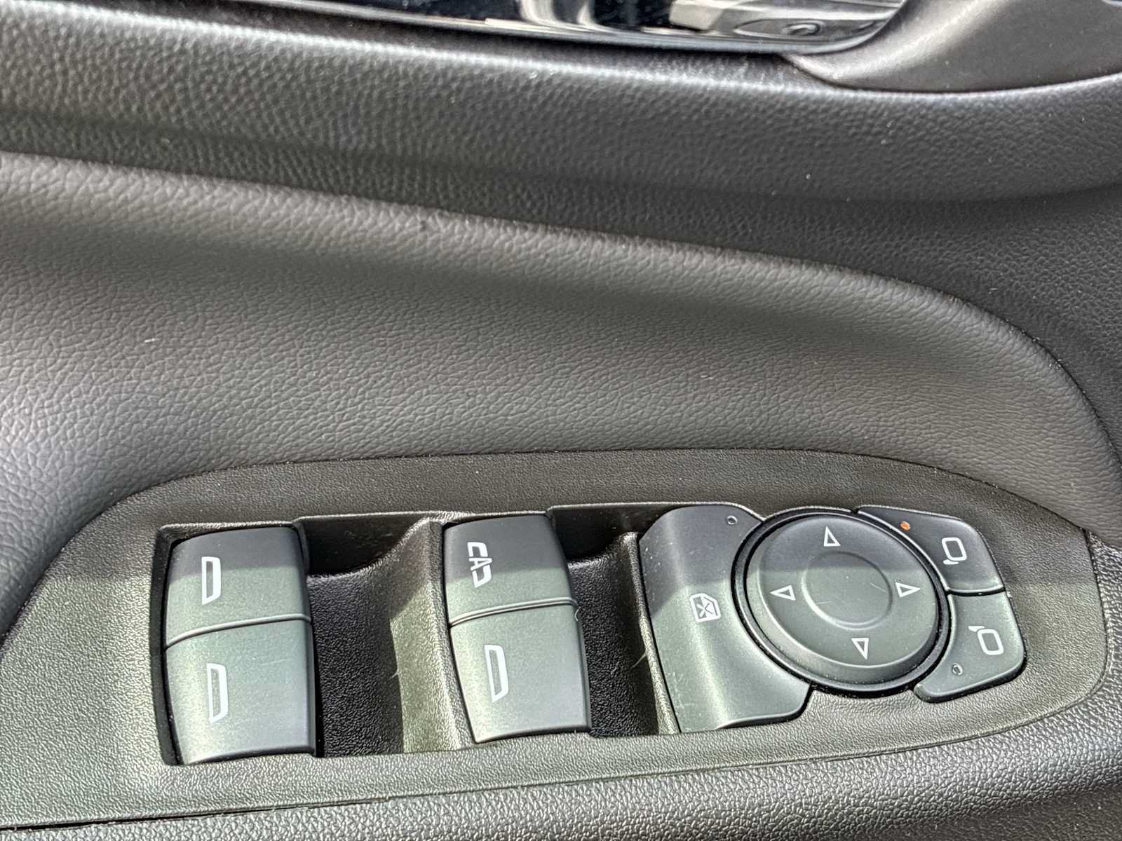Used 2024 Chevrolet Equinox LT AWD/4WD image 15