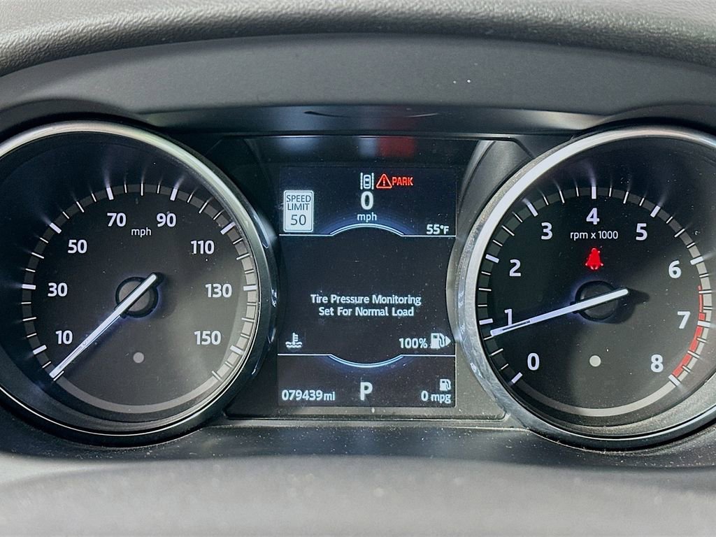 Used 2017 Land Rover Discovery Sport HSE Luxury image 12