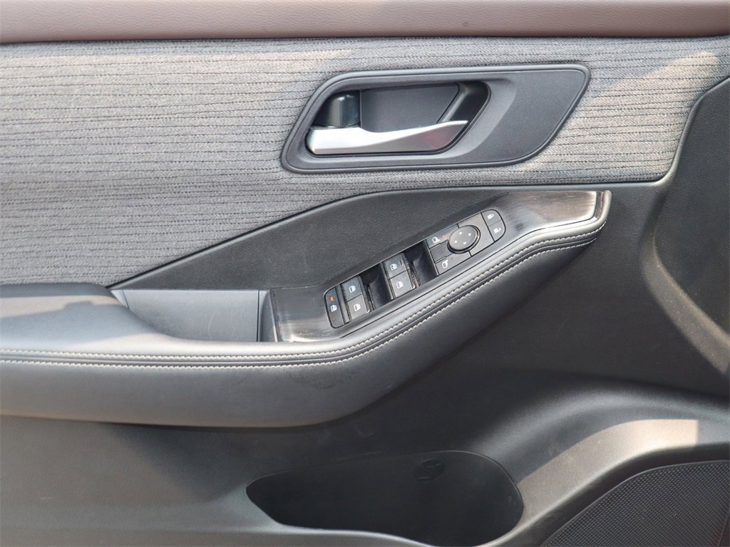 Certified 2023 Nissan Rogue SV image 15