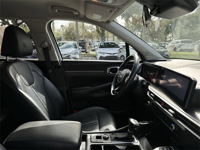 Used 2024 Kia Sorento S image 30