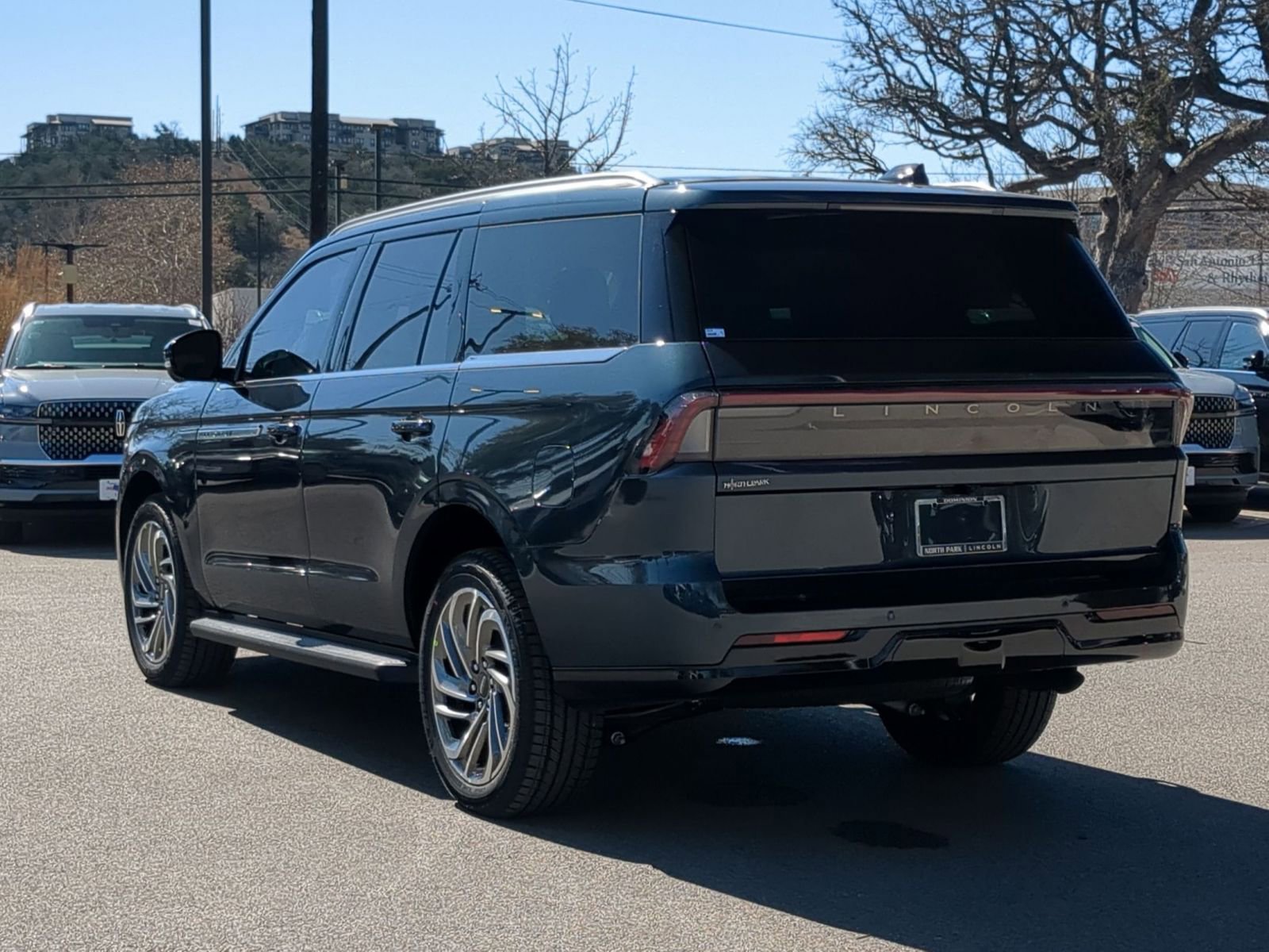 New 2026 Lincoln Navigator Premiere image 5