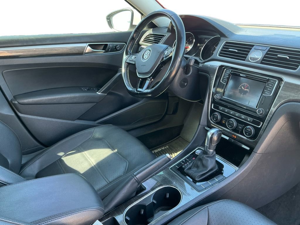 Used 2017 Volkswagen Passat 1.8T SE FWD image 17