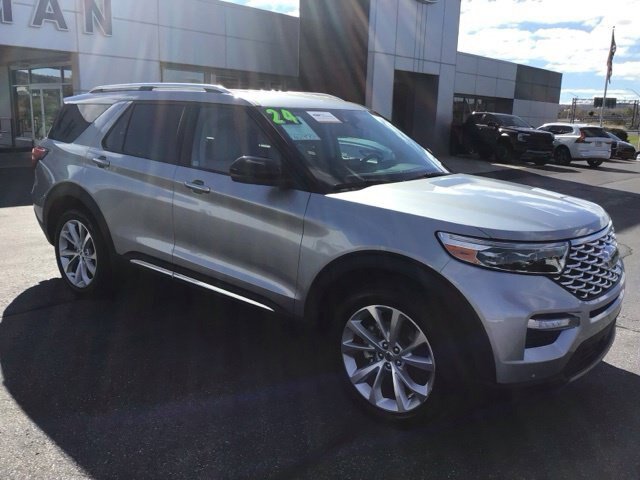 Certified 2024 Ford Explorer Platinum w/ Technology Package AWD/4WD image 1