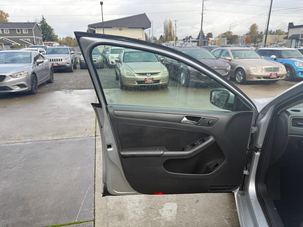 Used 2014 Volkswagen Jetta SE image 9