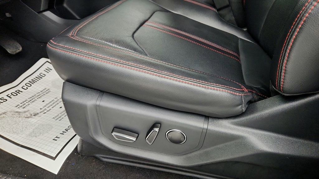 Used 2024 Ford Expedition Limited image 12