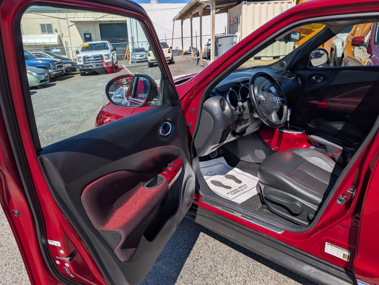 Used 2011 Nissan Juke SL w/ Sport Pkg image 9